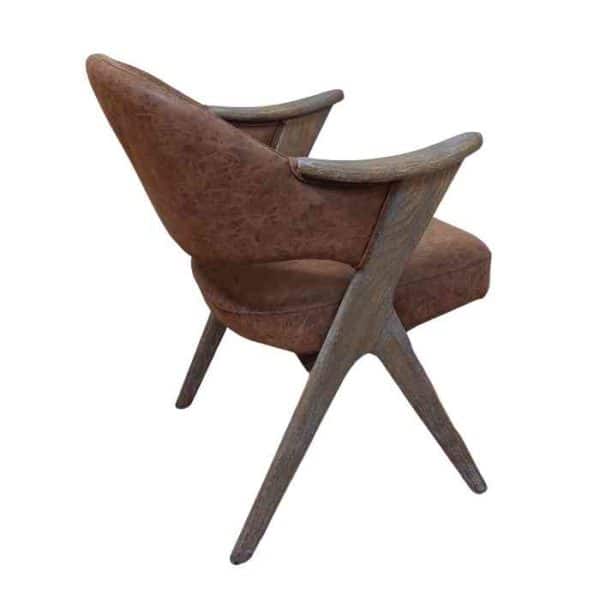 כורסא משולבת עץ וקטיפה