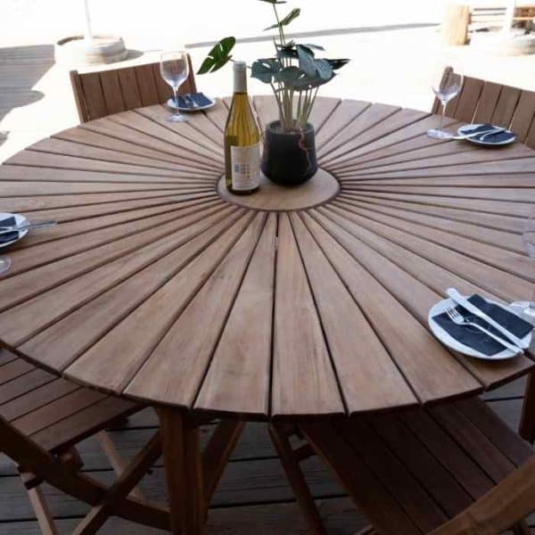 Sun שולחן עץ מעוצב