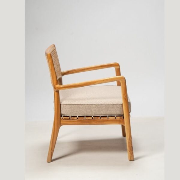 ברומו עיצובים - Nirma כורסא מעץ טיק וראטן טבעי