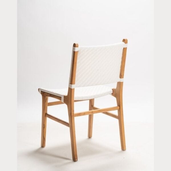ברומו עיצובים - Jepara כסא מעץ טיק וראטן לבן