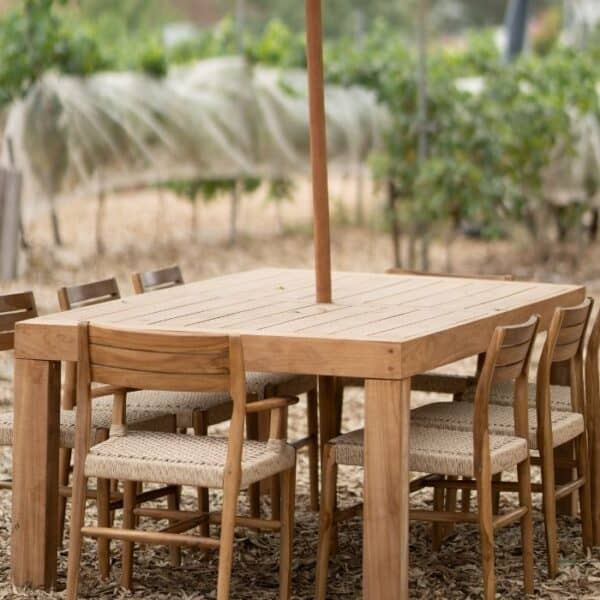 ברומו עיצובים - Balqis שולחן אוכל מעץ טיק